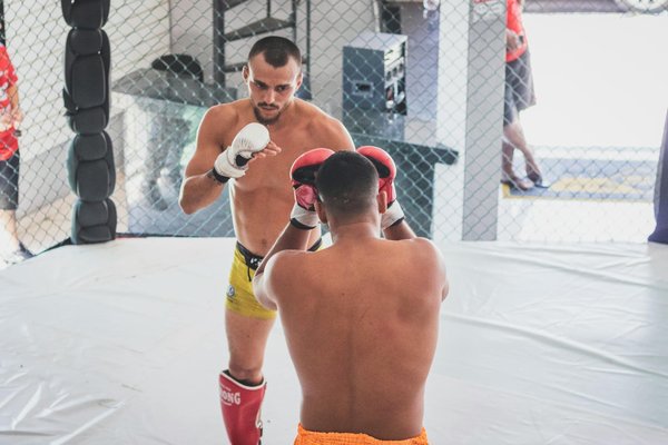 Économisez sur le ski : guide d'achat du matériel d'occasion de qualité